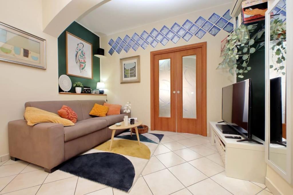 Relax Rome With 2 Balconies - 2 Bedroom Flat, 3Rd Floor With Lift, High Comfort, Quite, A Walk From Urban Train Station Gemelli And Metro A Stops Battistini & Cornelia Connecting To Center In 20 Minutes, 2 Steps From Bus Stop, Cycle Path, Groceries Экстерьер фото