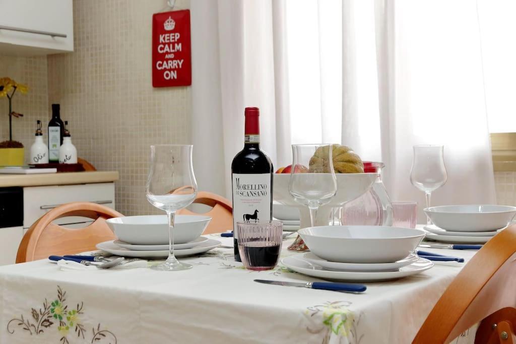 Relax Rome With 2 Balconies - 2 Bedroom Flat, 3Rd Floor With Lift, High Comfort, Quite, A Walk From Urban Train Station Gemelli And Metro A Stops Battistini & Cornelia Connecting To Center In 20 Minutes, 2 Steps From Bus Stop, Cycle Path, Groceries Экстерьер фото