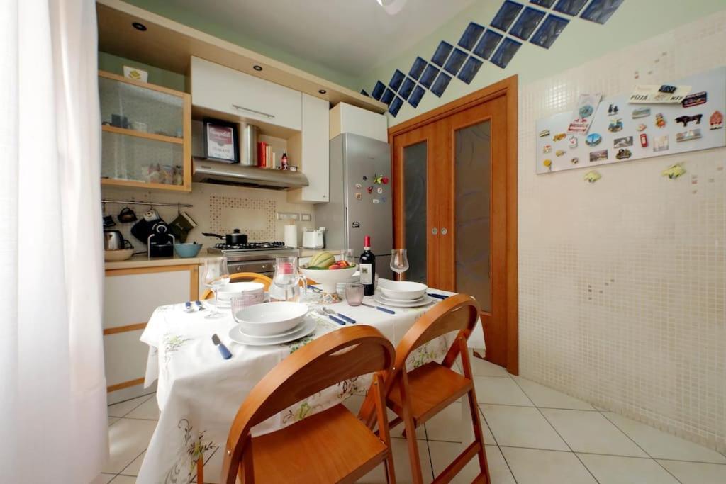 Relax Rome With 2 Balconies - 2 Bedroom Flat, 3Rd Floor With Lift, High Comfort, Quite, A Walk From Urban Train Station Gemelli And Metro A Stops Battistini & Cornelia Connecting To Center In 20 Minutes, 2 Steps From Bus Stop, Cycle Path, Groceries Экстерьер фото