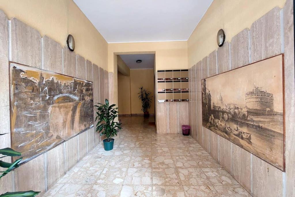 Relax Rome With 2 Balconies - 2 Bedroom Flat, 3Rd Floor With Lift, High Comfort, Quite, A Walk From Urban Train Station Gemelli And Metro A Stops Battistini & Cornelia Connecting To Center In 20 Minutes, 2 Steps From Bus Stop, Cycle Path, Groceries Экстерьер фото
