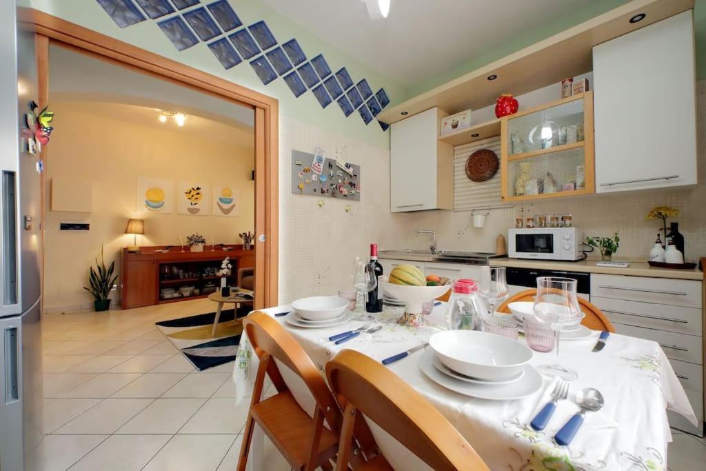 Relax Rome With 2 Balconies - 2 Bedroom Flat, 3Rd Floor With Lift, High Comfort, Quite, A Walk From Urban Train Station Gemelli And Metro A Stops Battistini & Cornelia Connecting To Center In 20 Minutes, 2 Steps From Bus Stop, Cycle Path, Groceries Экстерьер фото